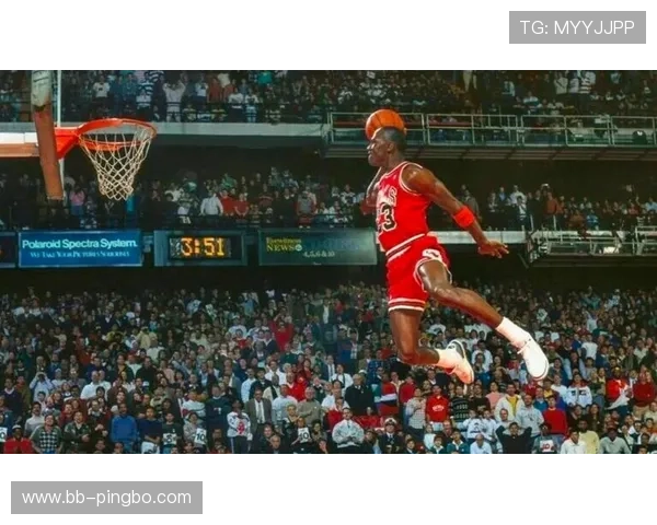 乔丹关键时刻罚球稳定拉开比分差异明显